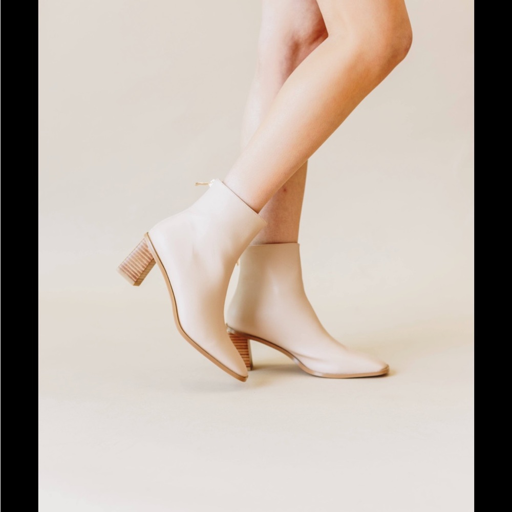Brand New** Billini Hanna Boots